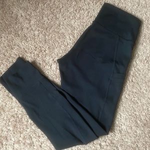 Fabletics cropped workout legging